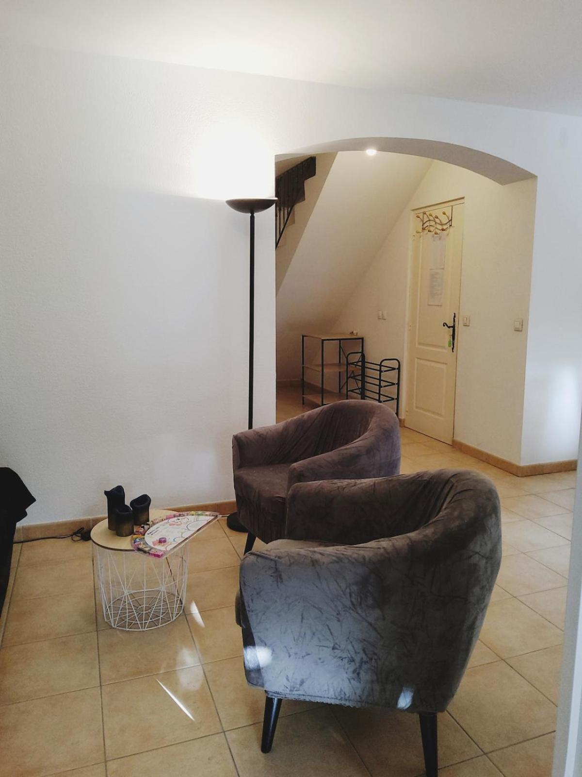 Maison 115m2 - 400 M De La - Parking *